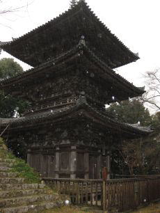 総見寺の三重塔